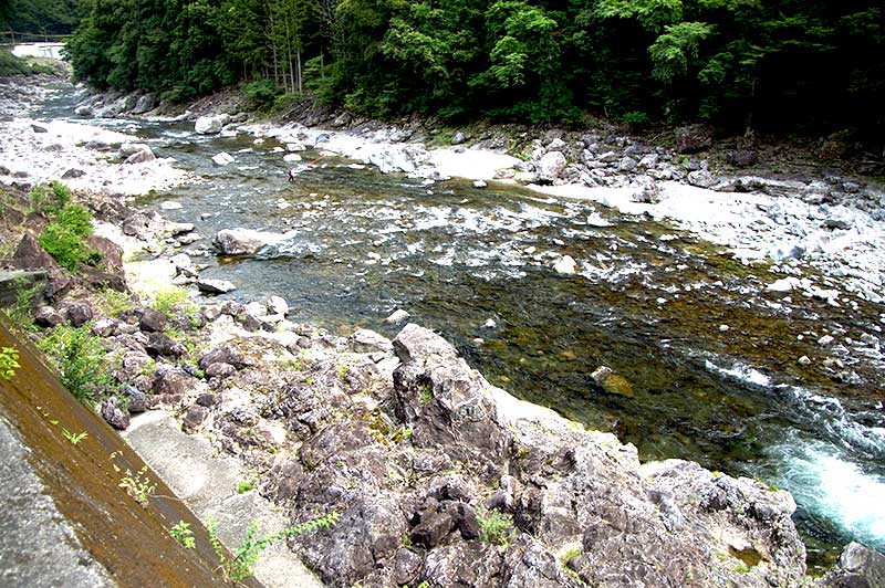 大熊谷出合上流付近の川の様子