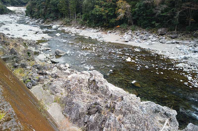 大熊谷出合上流付近の川の様子
