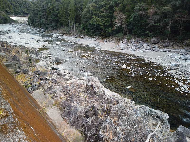 大熊谷出合上流付近の川の様子