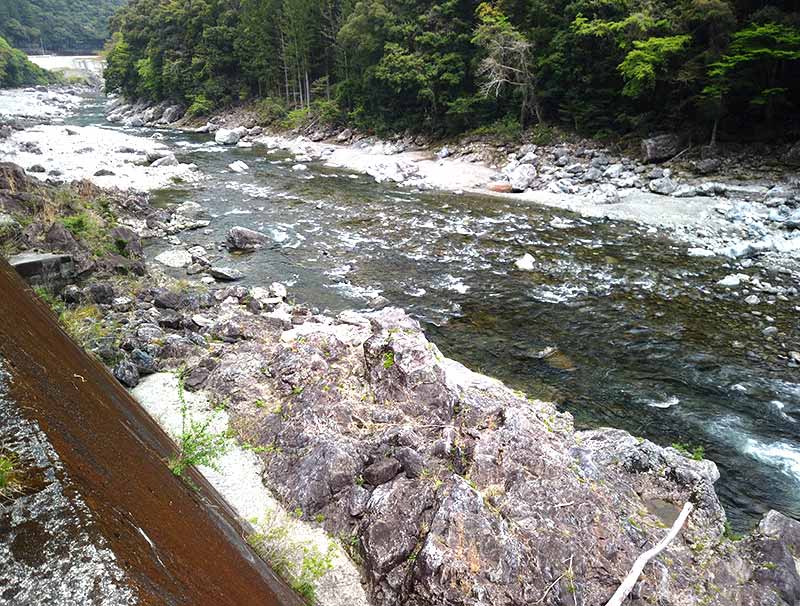 大熊谷出合上流付近の川の様子