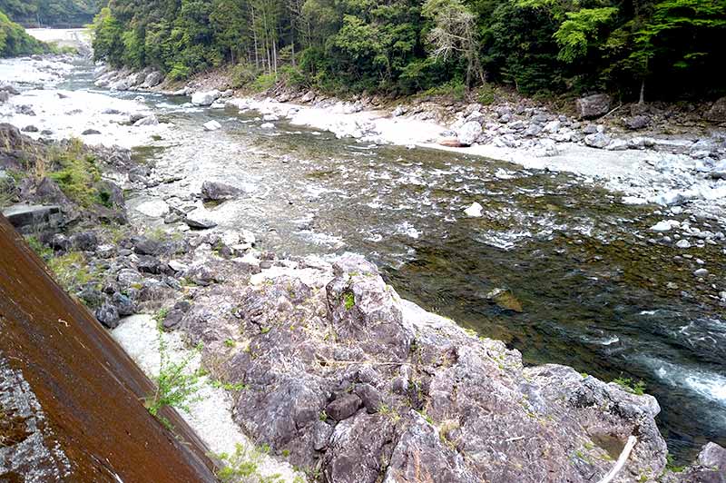 大熊谷出合上流付近の川の様子