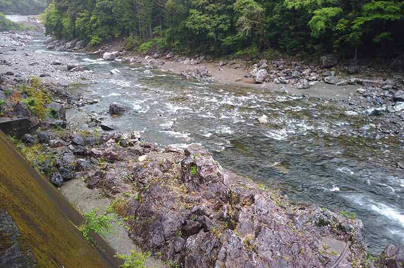 大熊谷出合上流付近の川の様子