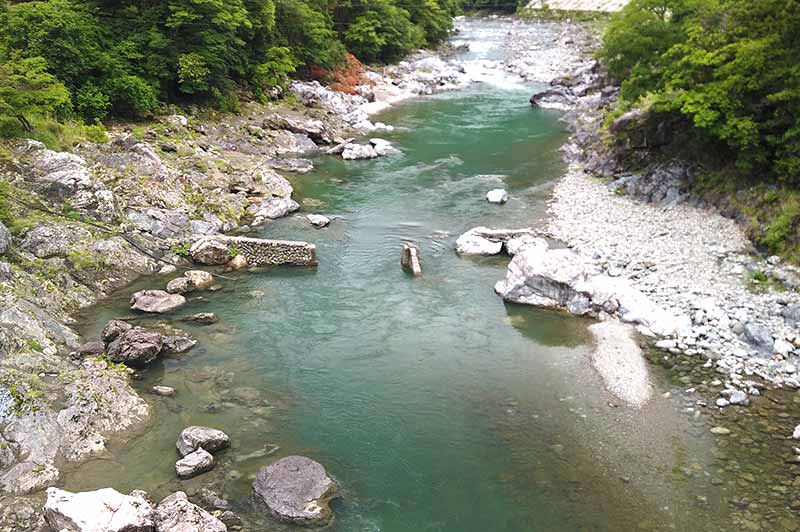 落滝橋からの川の様子