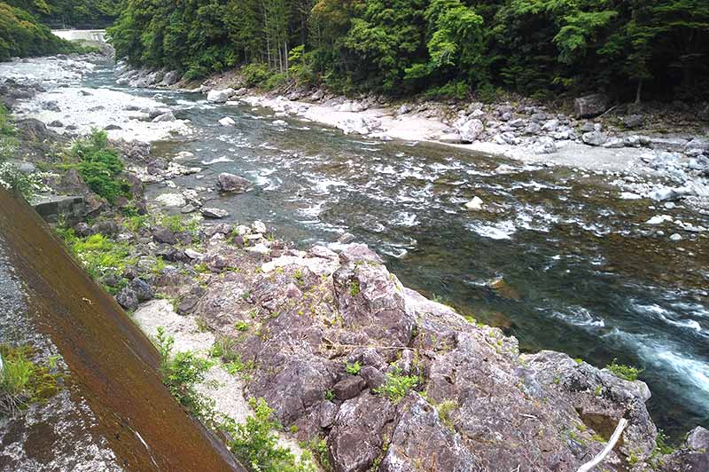 大熊谷出合上流付近の川の様子