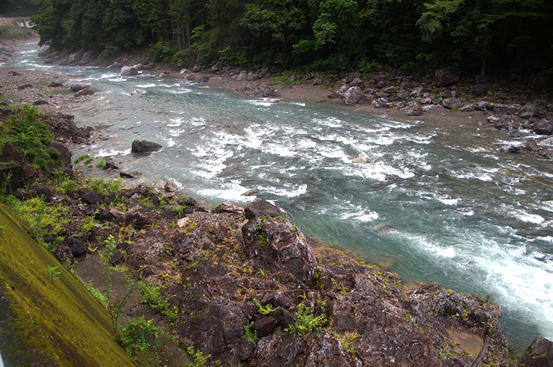 大熊谷出合上流付近の川の様子