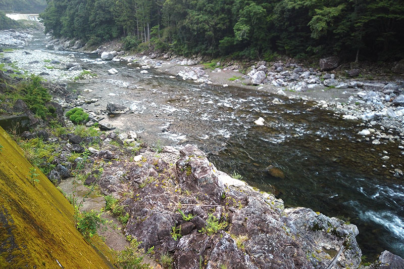 大熊谷出合上流付近の川の様子