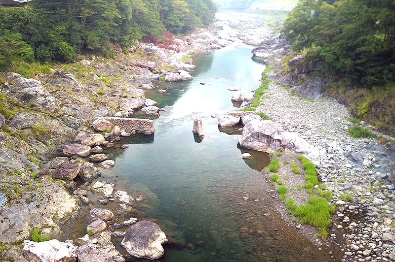 落滝橋からの川の様子