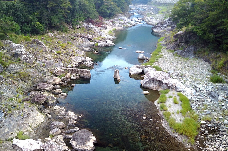 落滝橋からの川の様子
