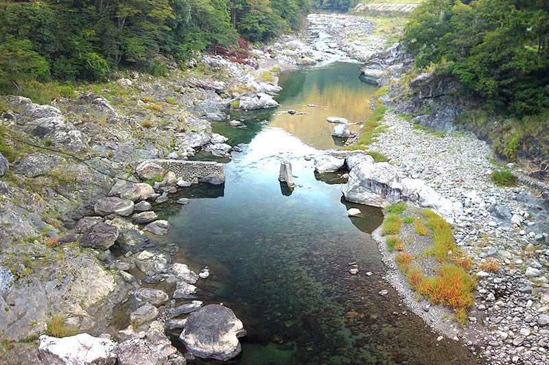 落滝橋からの川の様子
