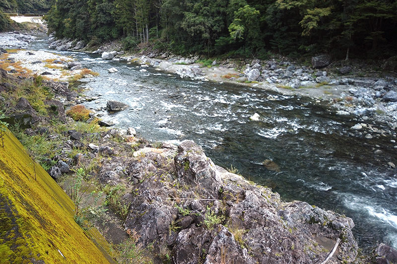 大熊谷出合上流付近の川の様子