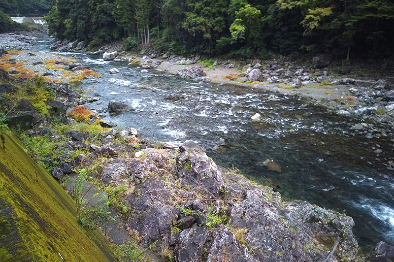 大熊谷出合上流付近の川の様子