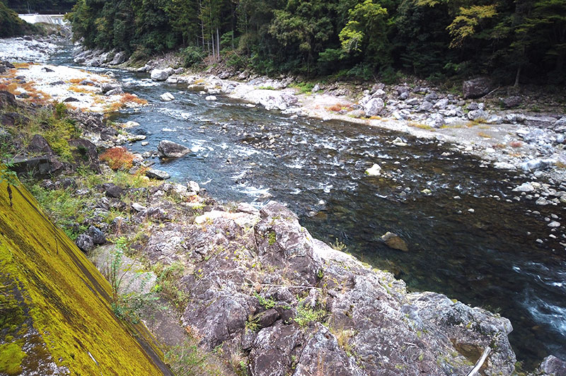 大熊谷出合上流付近の川の様子