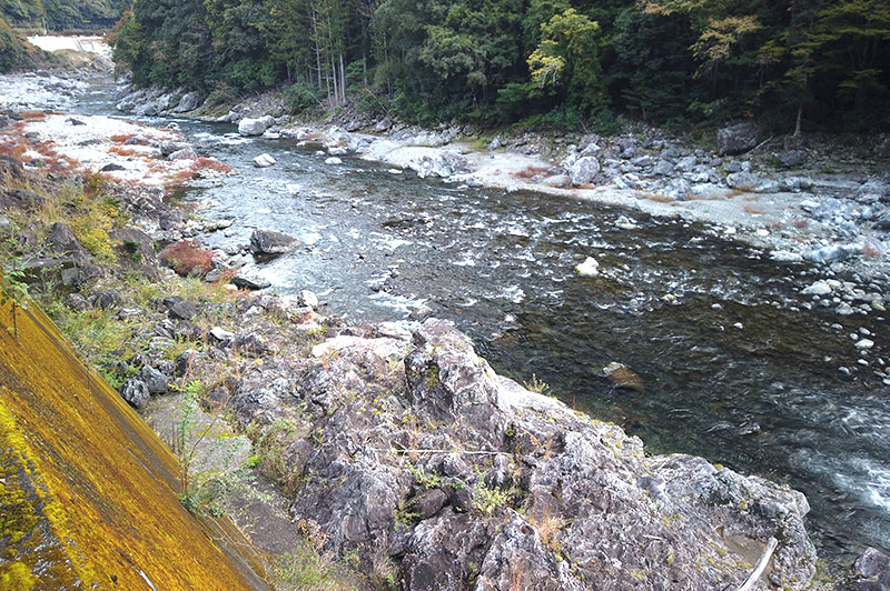 大熊谷出合上流付近の川の様子