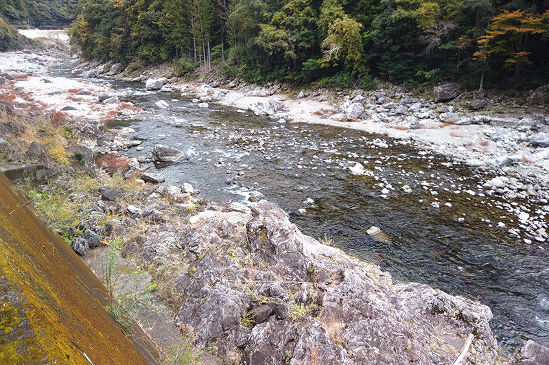大熊谷出合上流付近の川の様子