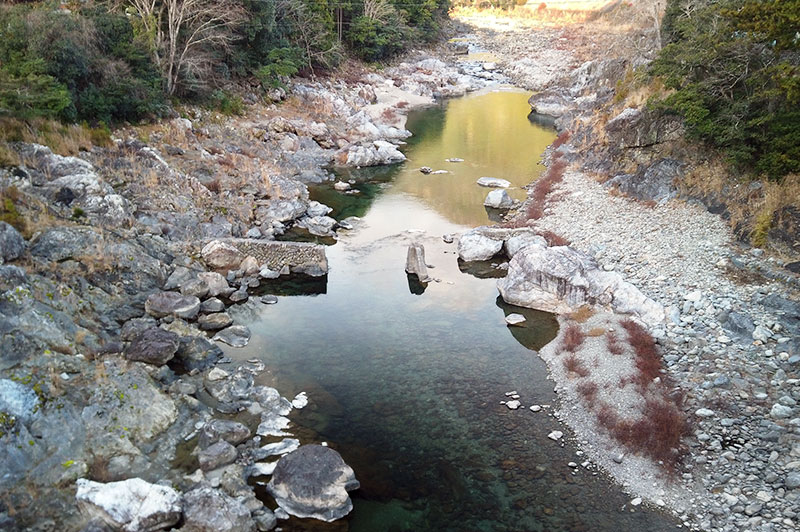 落滝橋からの川の様子