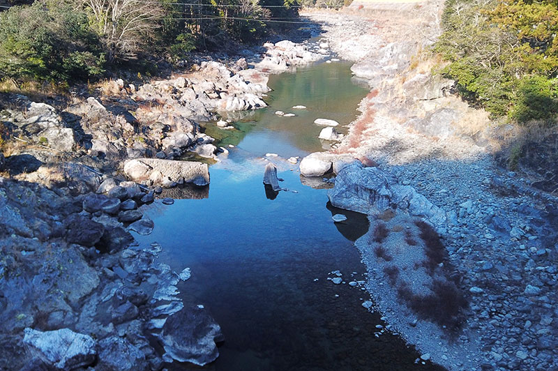 落滝橋からの川の様子