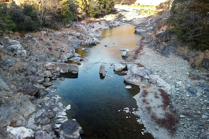 落滝橋からの川の様子