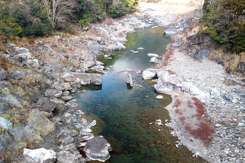 落滝橋からの川の様子
