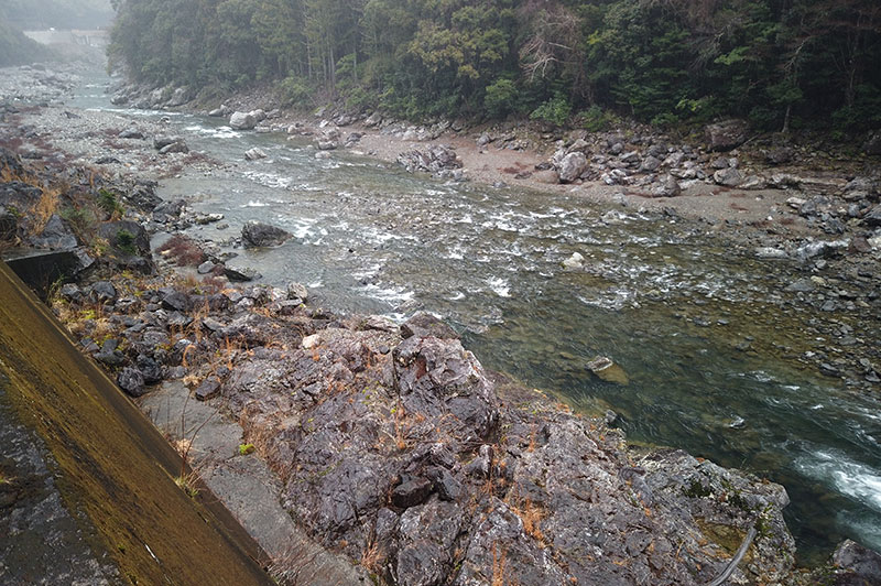 大熊谷出合上流付近の川の様子