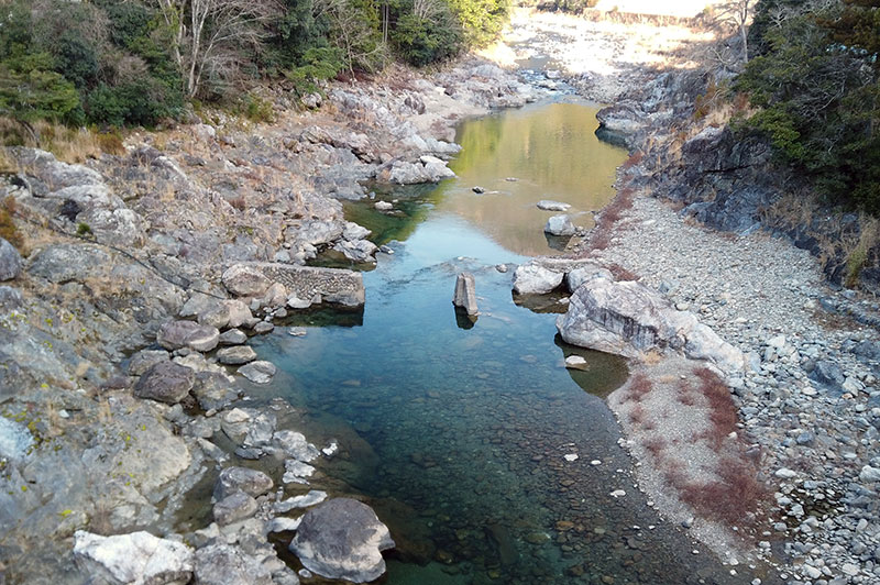 落滝橋からの川の様子