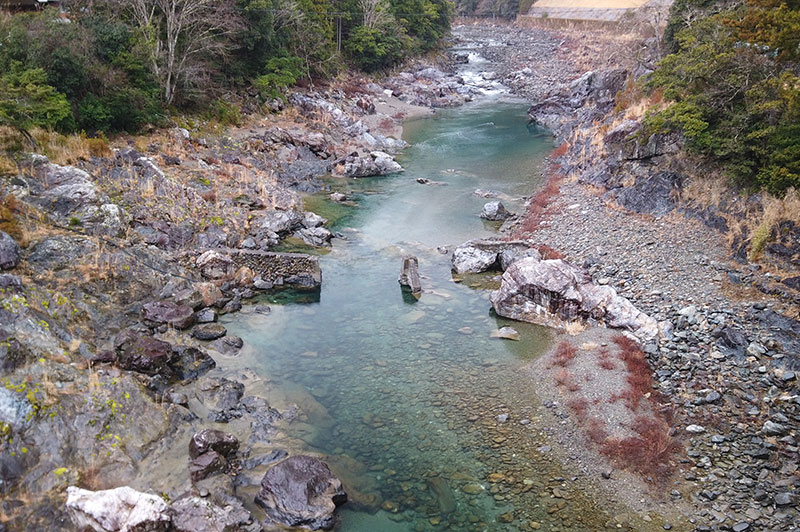 落滝橋からの川の様子