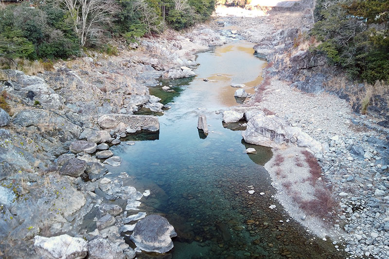 落滝橋からの川の様子