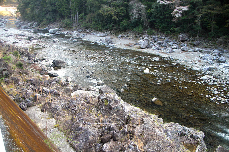 大熊谷出合上流付近の川の様子