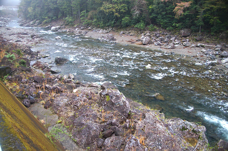 大熊谷出合上流付近の川の様子