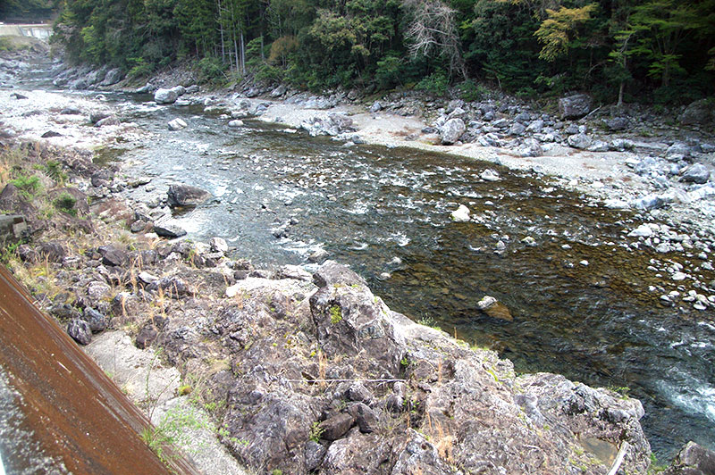 大熊谷出合上流付近の川の様子