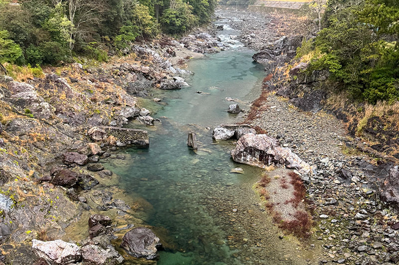 落滝橋からの川の様子