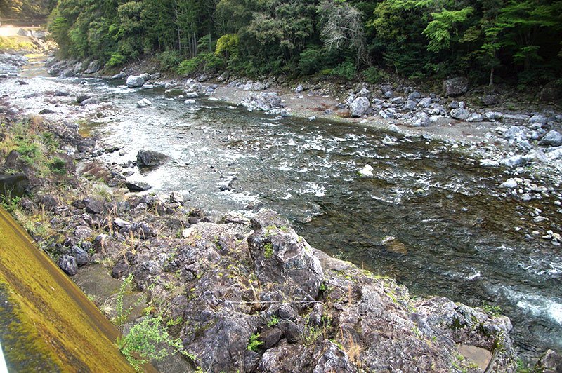 大熊谷出合上流付近の川の様子